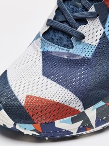 1912179-013573_CTM20Ultra20Carbon20220M_Closeup5