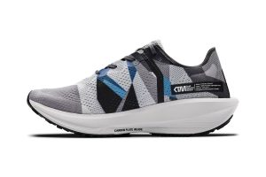 1912179-013999_CTM20Ultra20Carbon20220M_Closeup1