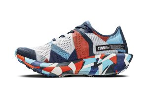 1912180-013573_CTM20Ultra20Carbon20220W_Closeup1
