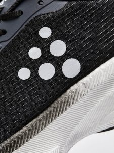 1912183-999900_PRO20Endur20Distance20M_Closeup7