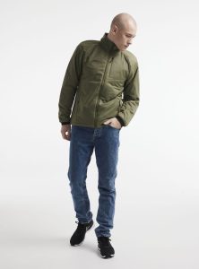 1912215-664000_CORE20Light20Padded20Jacket20M_Closeup6