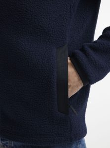 1912220-396999_ADV20Explore20Pile20Fleece20jacket20M_Closeup4