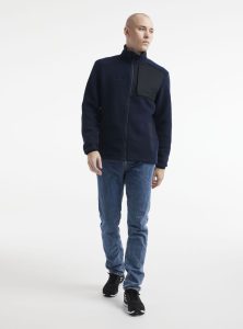 1912220-396999_ADV20Explore20Pile20Fleece20jacket20M_Closeup6