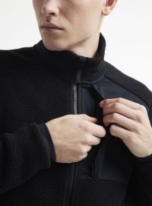 1912220-999000_ADV20Explore20Pile20Fleece20jacket20M_Closeup4