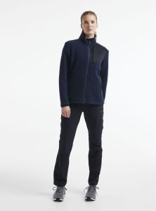 1912221-396999_ADV20Explore20Pile20Fleece20jacket20W_Closeup6
