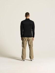 1912224-999000_ADV20Unify20Hybrid20Jacket20M_closeup3