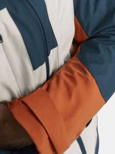 1912434-631699_ADV20Backcountry20Jacket20M_Closeup5