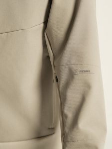 1912436-240608_ADV20Backcountry20Hybrid20Jacket20M_closeup7