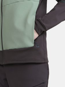 1912436-992626_ADV20Backcountry20Hybrid20Jacket20M_Closeup3