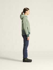 1912440-624653_ADV20Backcountry20Hybrid20Jacket20W_closeup2