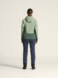 1912440-624653_ADV20Backcountry20Hybrid20Jacket20W_closeup3