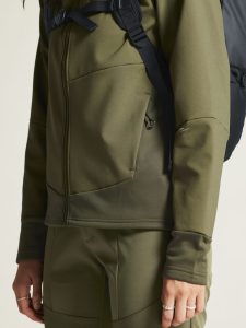 1912440-664000_ADV20Backcountry20Hybrid20Jacket20W_closeup6