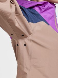 1912448-698224_PRO20Trail20Hydro20Jacket20W_Closeup6