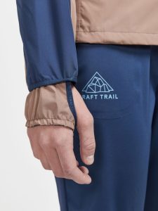 1912448-698224_PRO20Trail20Hydro20Jacket20W_Closeup7