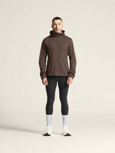 1912453-286000_ADV20Essence20Hydro20Jacket20M_closeup1