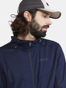 1912453-396000_ADV20Essence20Hydro20Jacket20M_Closeup5