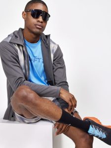 1912454-985211_ADV20Essence20Jersey20Hood20Jacket20M_Closeup5