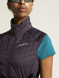 1912466-499000_ADV20Essence20Warm20Vest20W_closeup5