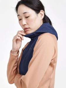 1912467-791396_ADV20Essence20Jersey20Hood20Jacket20W_Closeup3