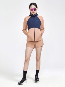 1912467-791396_ADV20Essence20Jersey20Hood20Jacket20W_Closeup5