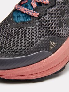 1912658-985740_CTM20Ultra20Trail20W_Closeup5