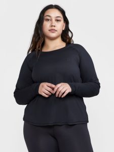 1912667-999000_CORE20Essence20LS20Plus20Tee20W_Closeup1