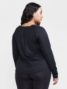 1912667-999000_CORE20Essence20LS20Plus20Tee20W_Closeup2