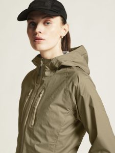1913140-237000_PRO20Trail202L20Light20Weight20Jacket20W_closeup5