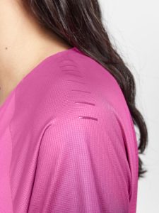 1913142-474492_PRO20Trail20SS20Tee20W_Closeup3