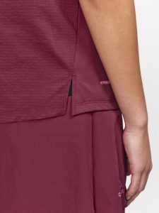 1913142-492000_PRO20Trail20SS20Tee20W_Closeup3
