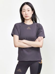 1913142-992000_PRO20Trail20SS20Tee20W_Closeup1