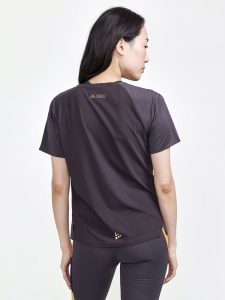 1913142-992000_PRO20Trail20SS20Tee20W_Closeup2
