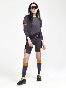 1913142-992000_PRO20Trail20SS20Tee20W_Closeup4