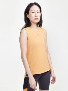 1913143-582000_PRO20Trail20Singlet20W_Closeup1
