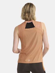 1913143-791000_PRO20Trail20Singlet20W_closeup2