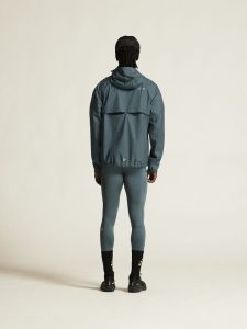 1913151-387000_PRO20Trail202L20Light20Weight20Jacket20M_closeup3