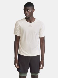 1913152-905000_PRO20Trail20SS20Tee20M_Closeup1