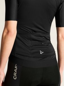 1913162-9990_Endur20Aero20Jersey20W_closeup7