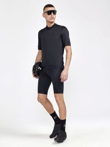 1913163-999000_Core20Essence20Jersey20Regular20Fit20M_Closeup4