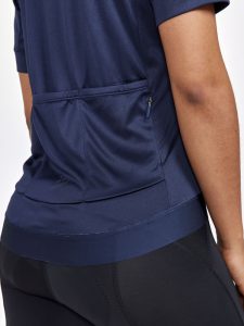 1913164-396000_Core20Essence20Jersey20Regular20Fit20W_Closeup3