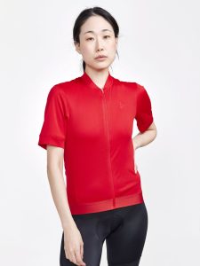1913164-430000_Core20Essence20Jersey20Regular20Fit20W_Closeup1