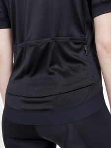 1913164-999000_Core20Essence20Jersey20Regular20Fit20W_Closeup3