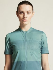 1913173-361338_Core20Endur20Logo20Jersey20W_closeup5