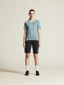 1913184-361000_Adv20Gravel20SS20Tee20W_closeup1