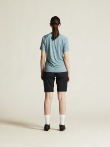 1913184-361000_Adv20Gravel20SS20Tee20W_closeup3