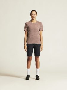 1913184-473000_Adv20Gravel20SS20Tee20W_closeup1