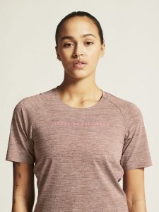 1913184-473000_Adv20Gravel20SS20Tee20W_closeup5