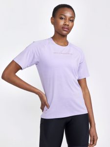 1913184-723200_Adv20Gravel20SS20Tee20W_Closeup1