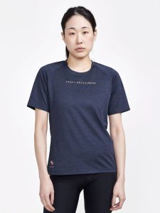 1913184-999200_Adv20Gravel20SS20Tee20W_Closeup1