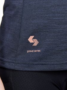 1913184-999200_Adv20Gravel20SS20Tee20W_Closeup3